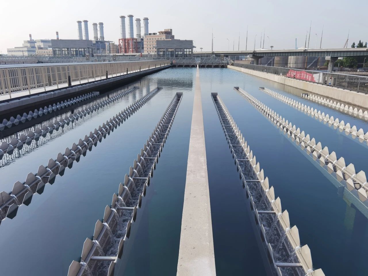 yp街机制水公司闸北水厂改建工程具备通水条件